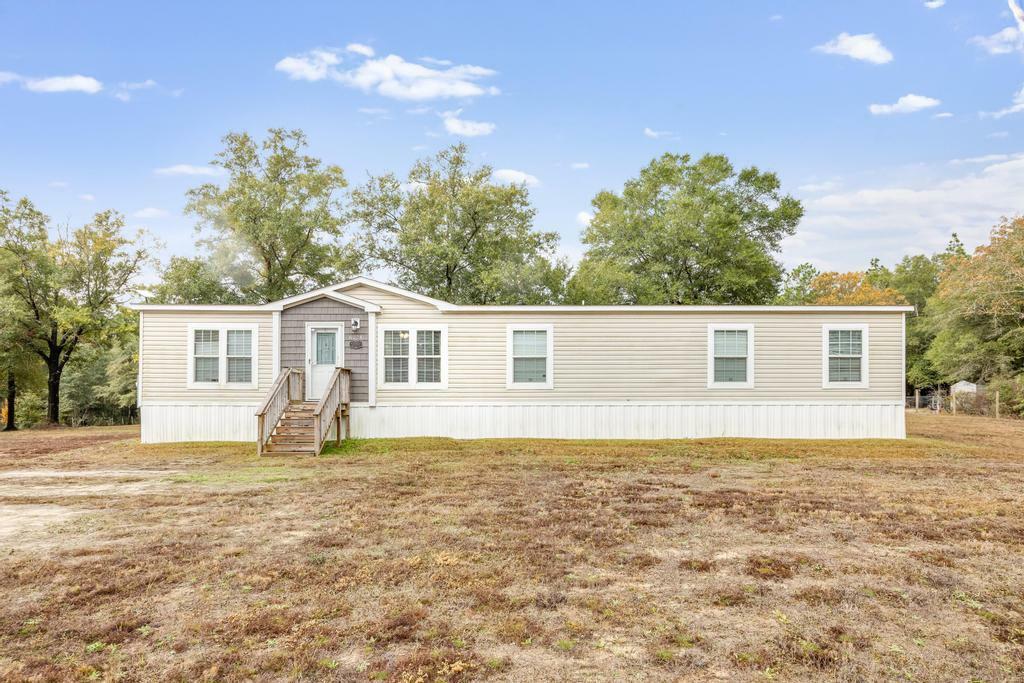 Property Photo:  6224 Old River Rd Road  FL 32531 