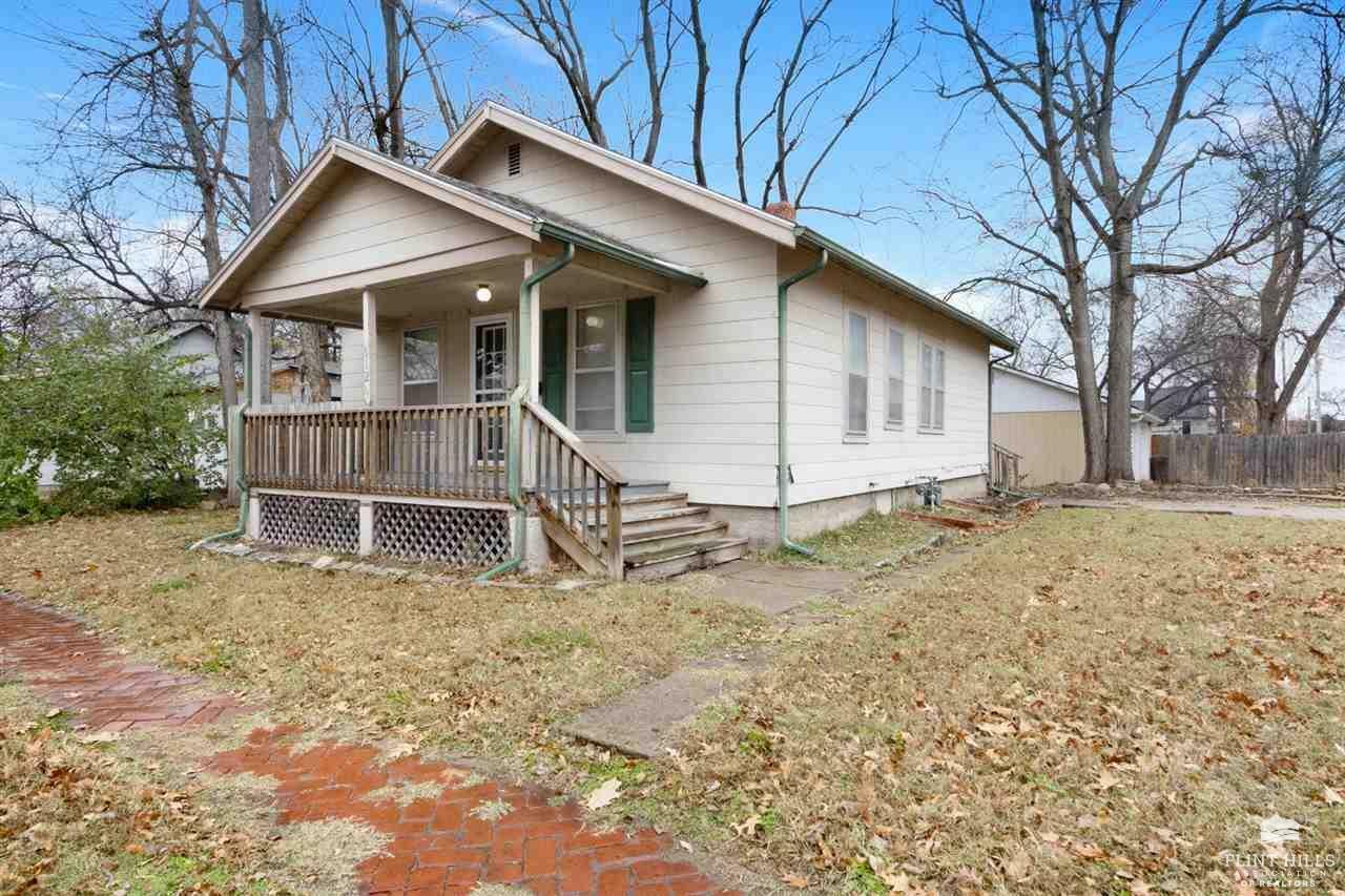 Property Photo:  612 N 5th Street  KS 66502 