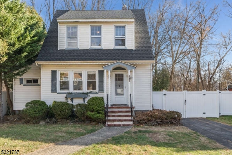 Property Photo:  617 Parkview Ave  NJ 07063 