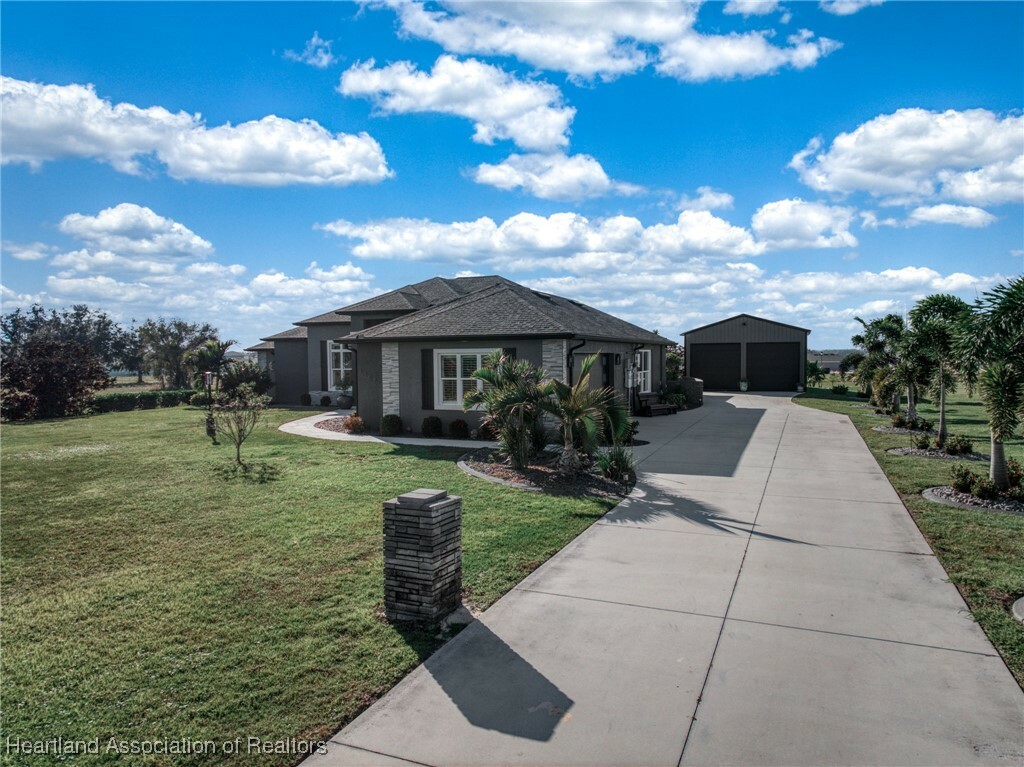 Property Photo:  1907 Hibiscus Drive  FL 33870 