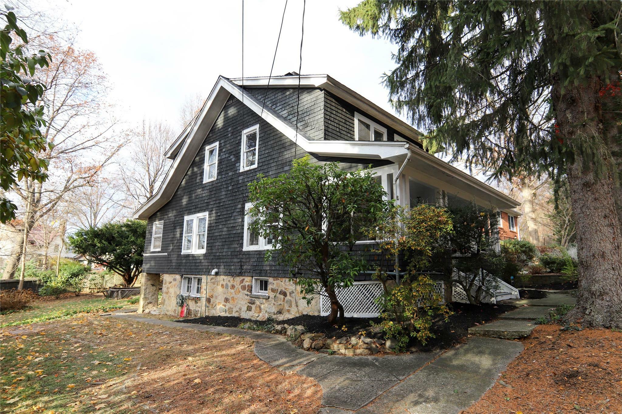 Property Photo:  105 Rosehill Avenue  NY 10591 