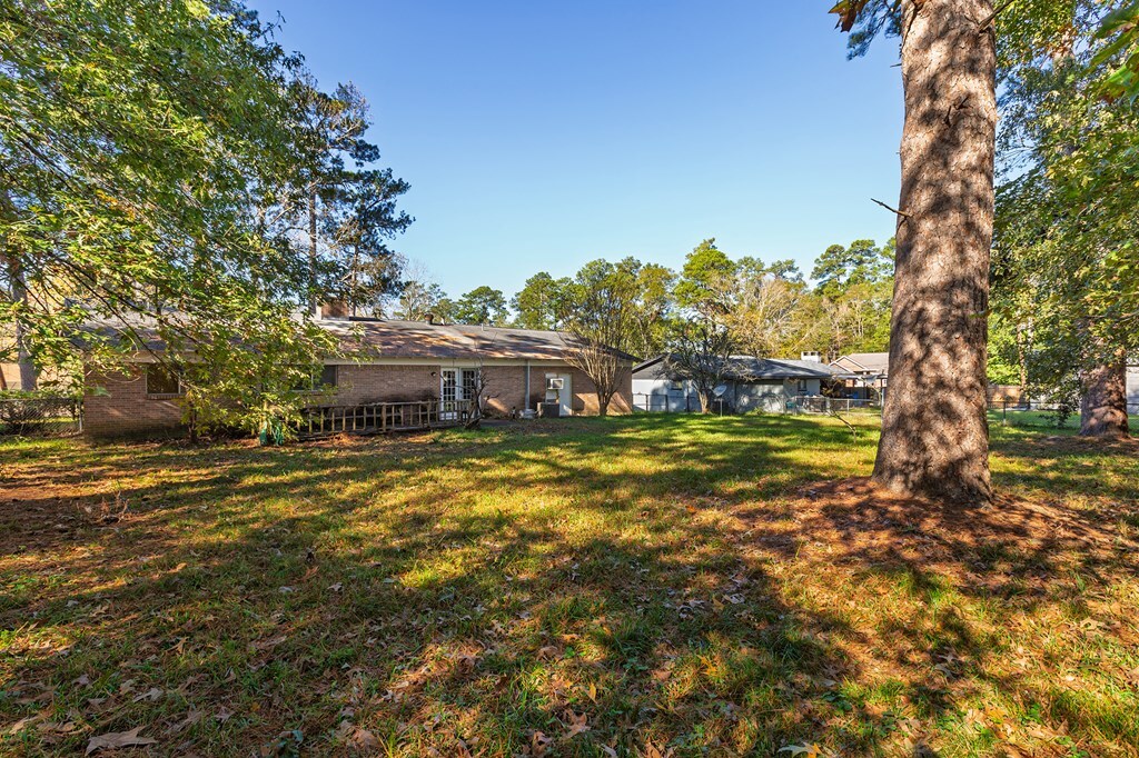 Property Photo:  1305 Robinwood Dr  TX 75901 