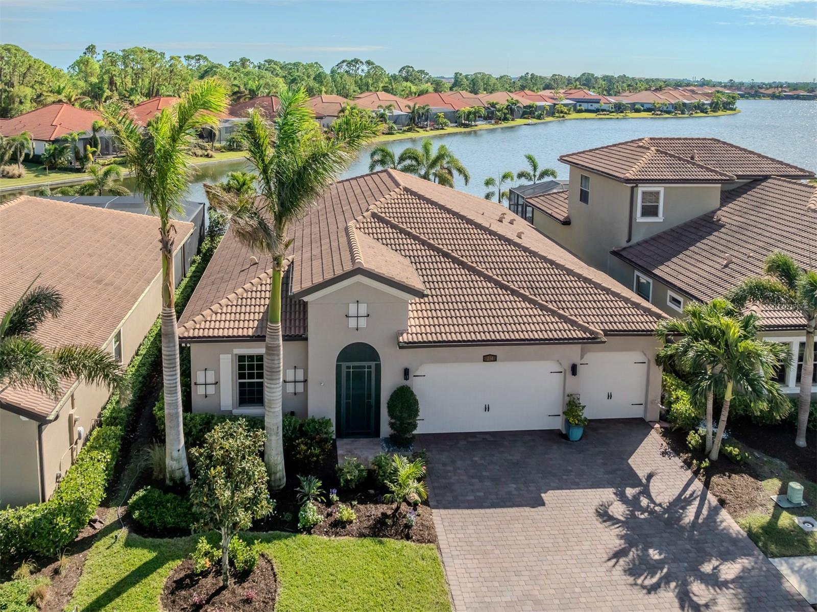 Property Photo: 254 Toscavilla Boulevard FL 34275