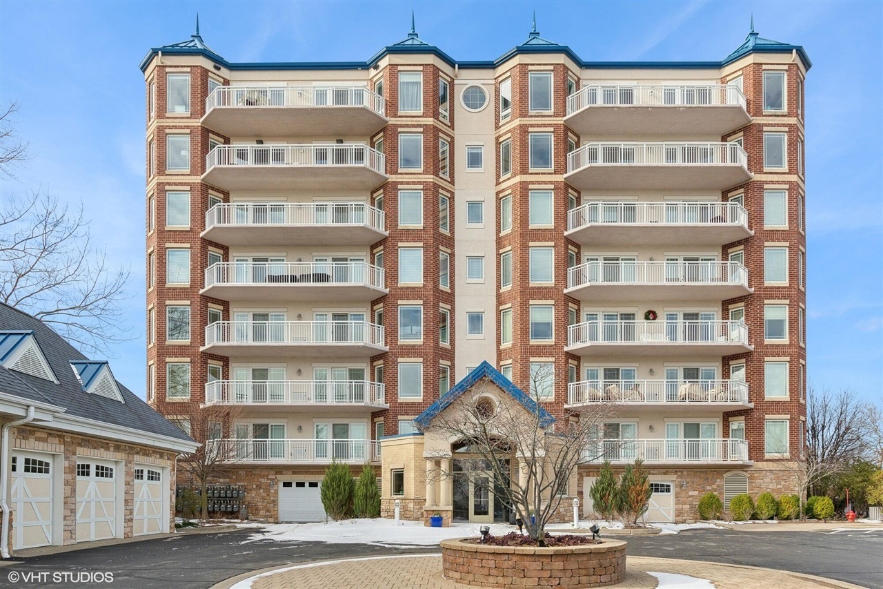 200 Lake Street 3B  Saint Joseph MI 49085-2042 photo