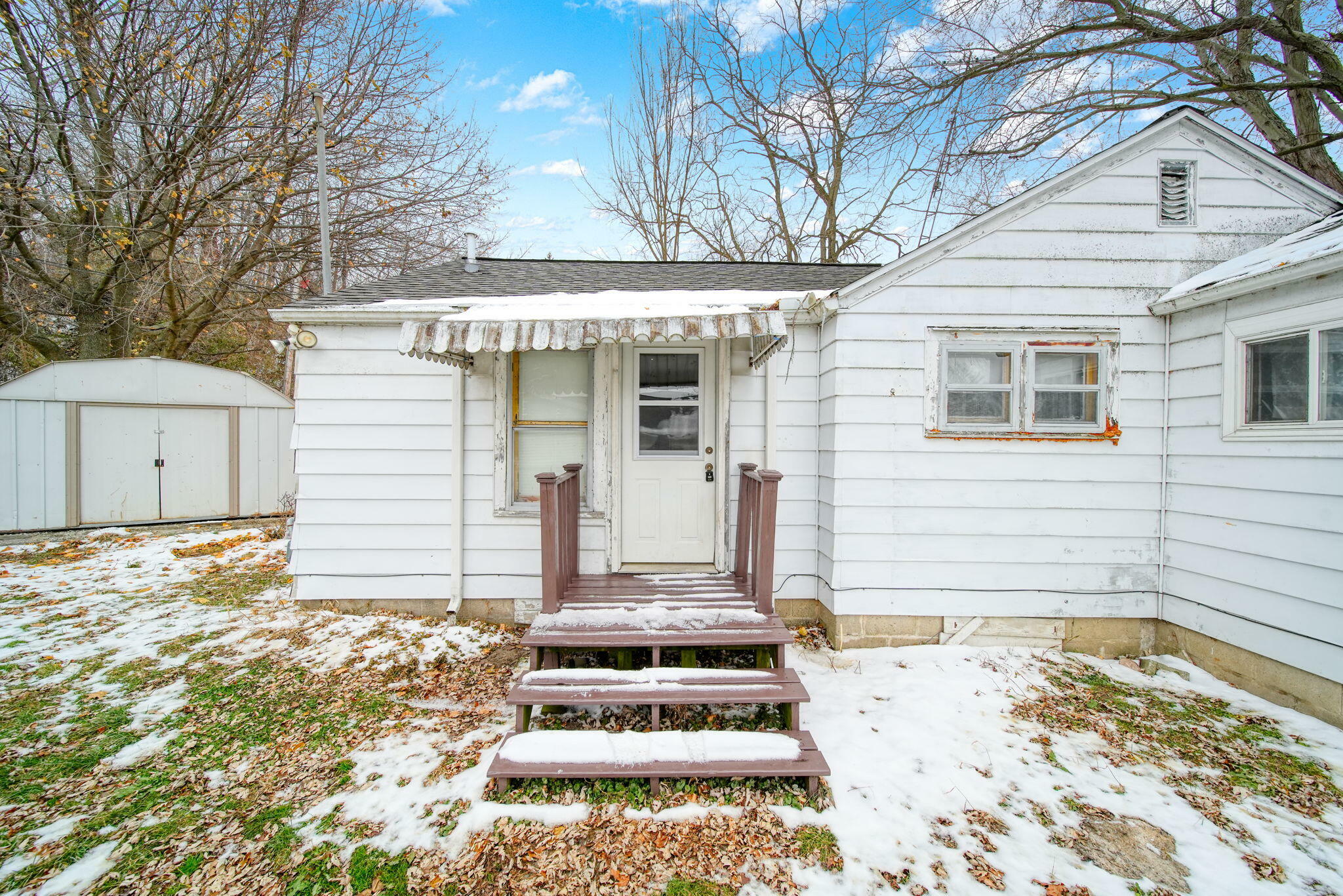 Property Photo:  216 Brills Lake Rd Road  MI 49201 