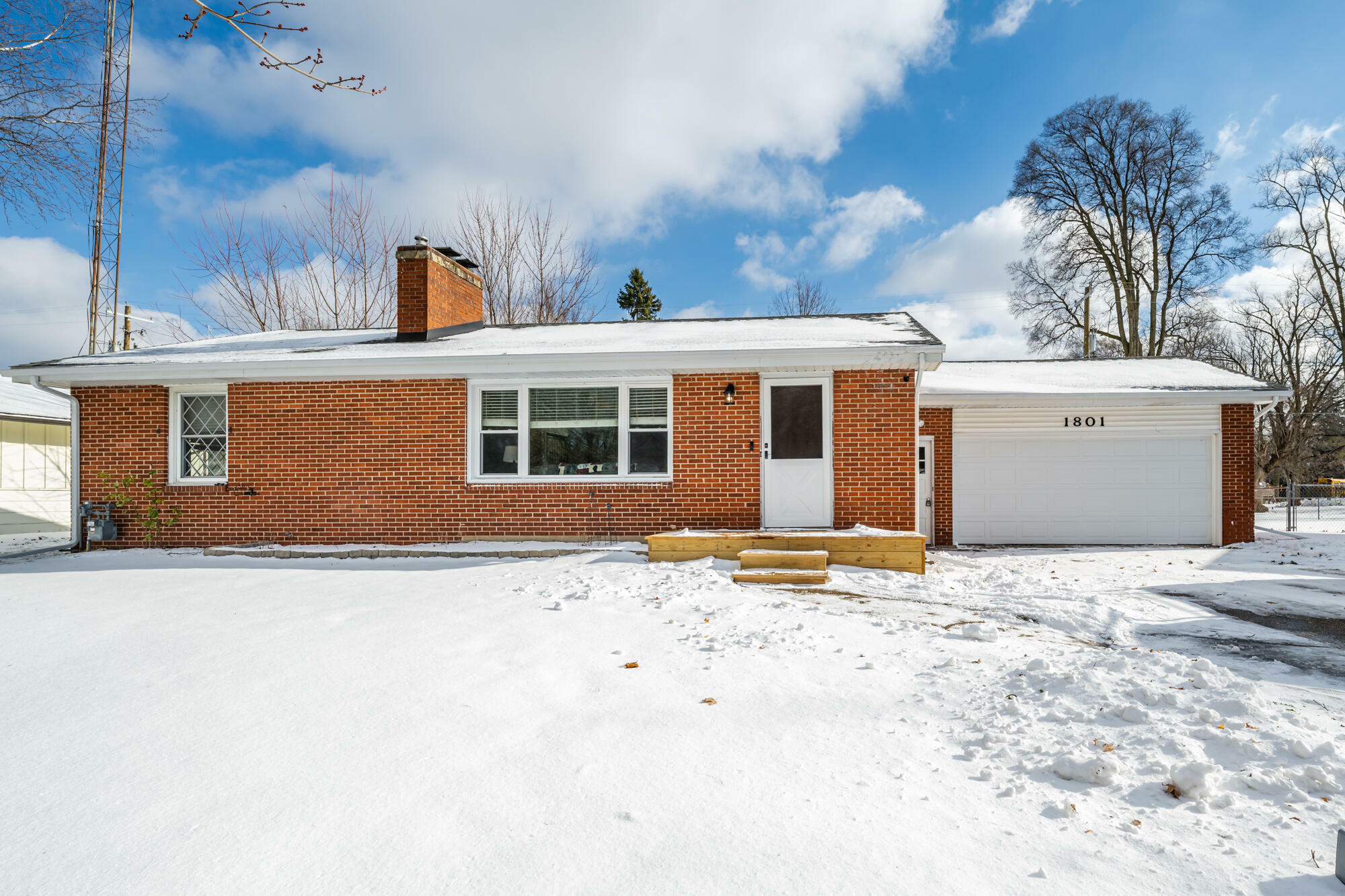 Property Photo:  1801 Broadmoor Drive  MI 49022 