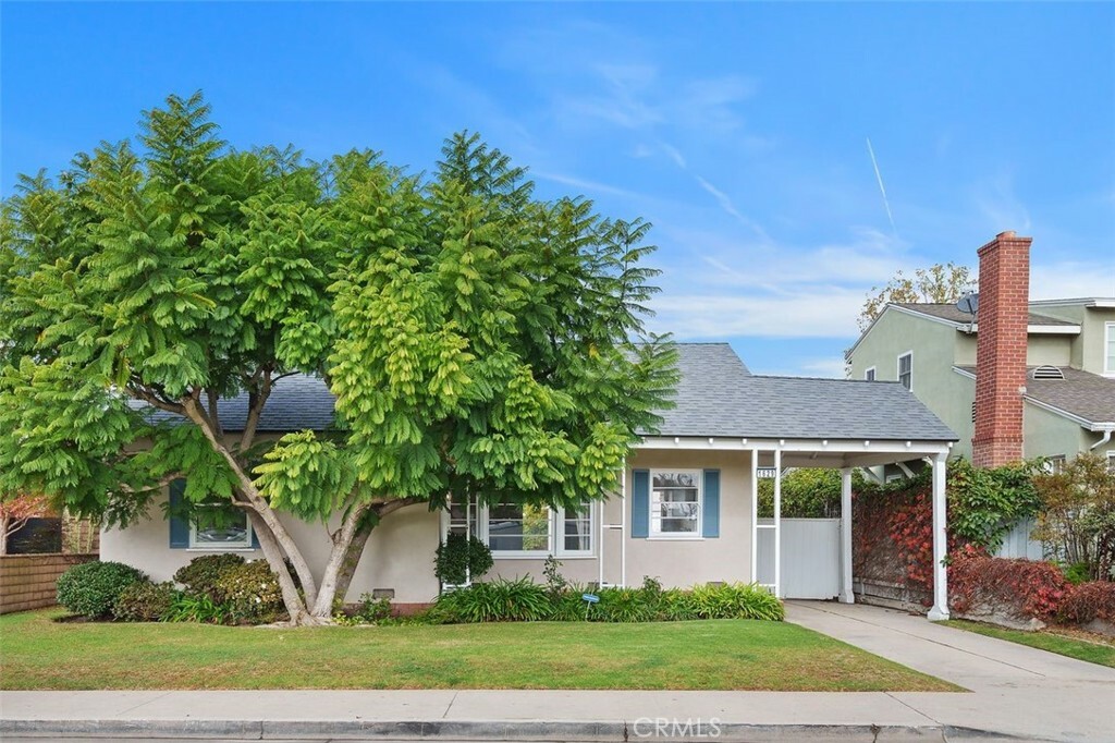 1629 Oak Street  Santa Monica CA 90405 photo