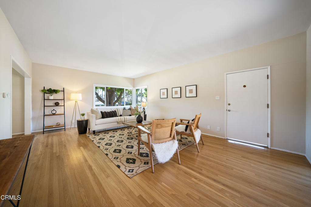 Property Photo:  11507 Broadway 7  CA 90601 