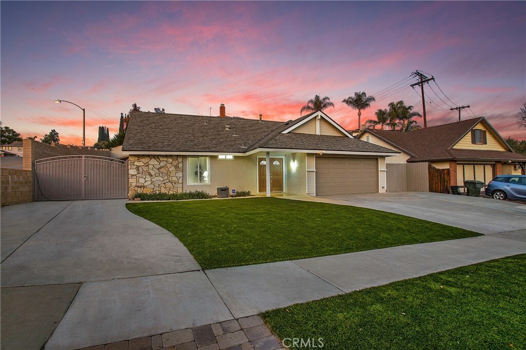 Property Photo:  385 Buttonwood Drive  CA 92821 