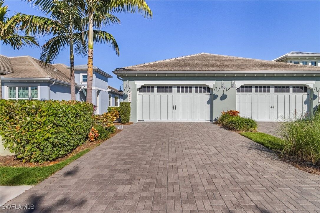 Property Photo:  5731 Highbourne Drive  FL 34113 