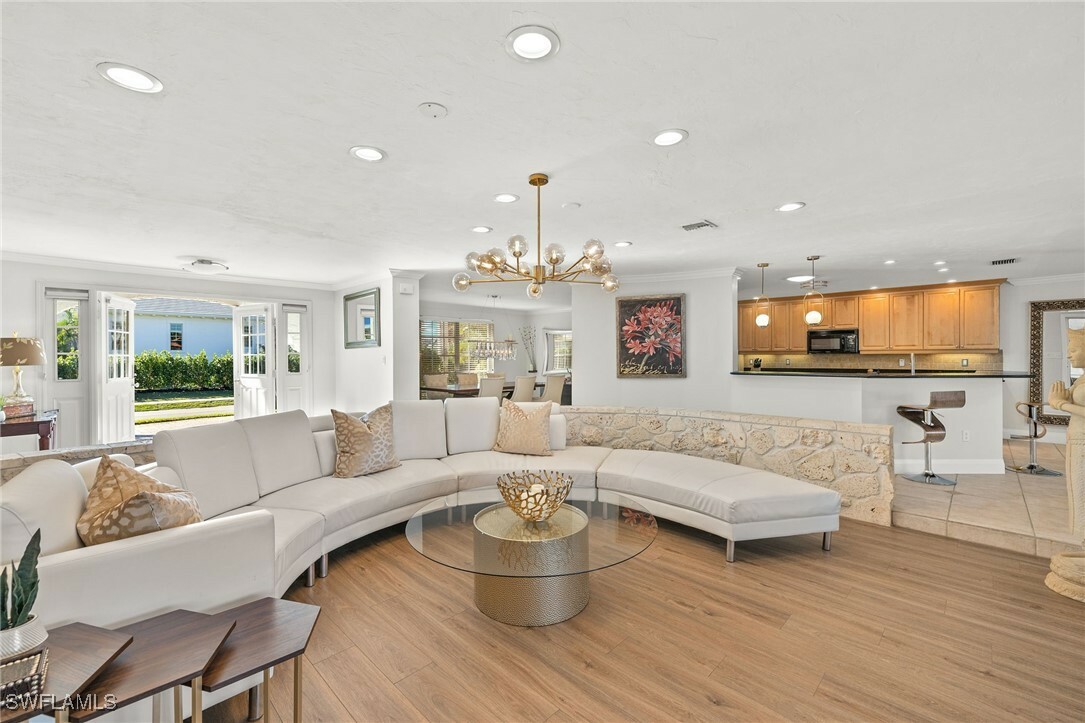 Property Photo: 503 Neapolitan Way FL 34103