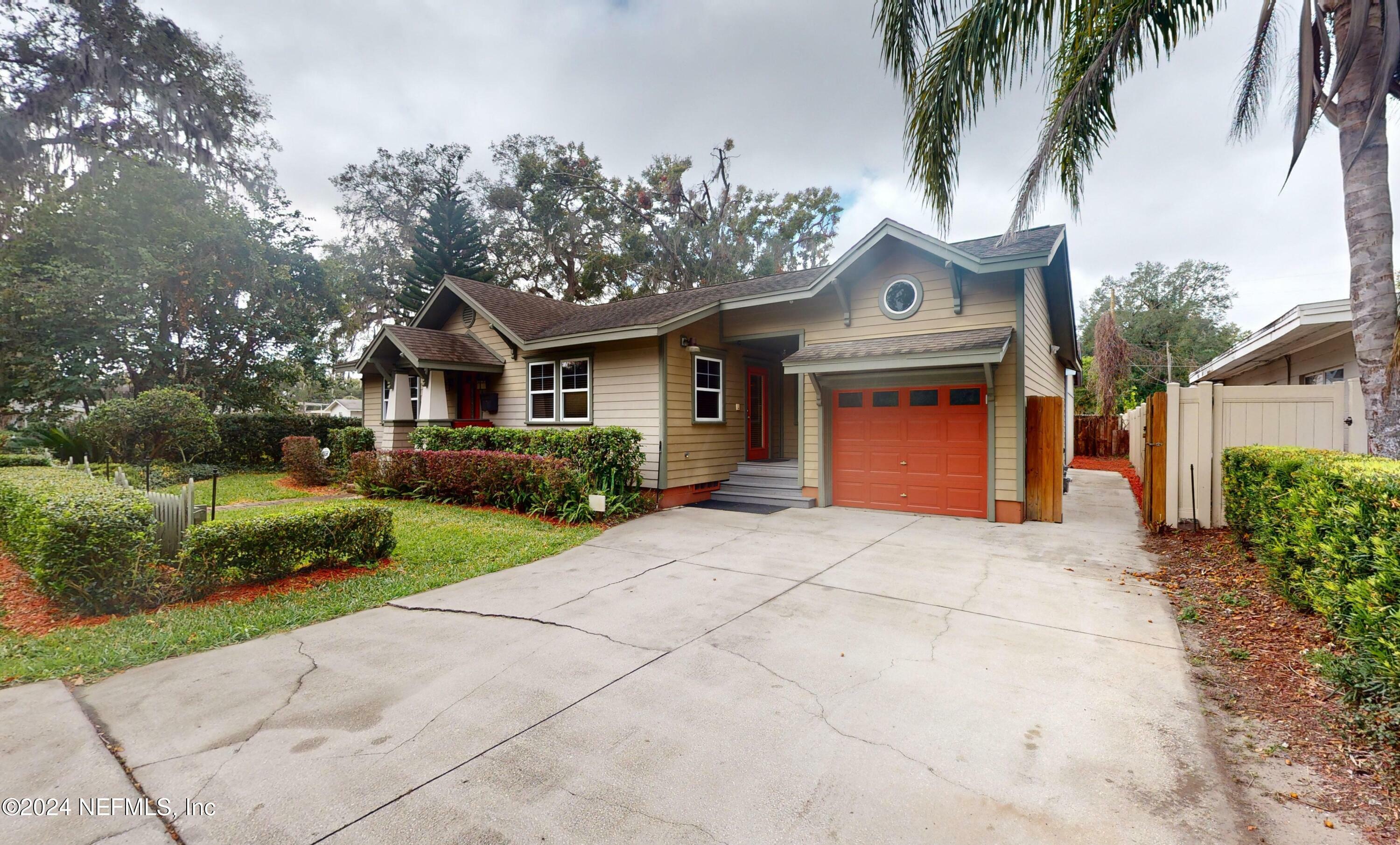 Property Photo: 736 Hayden Lane FL 32804