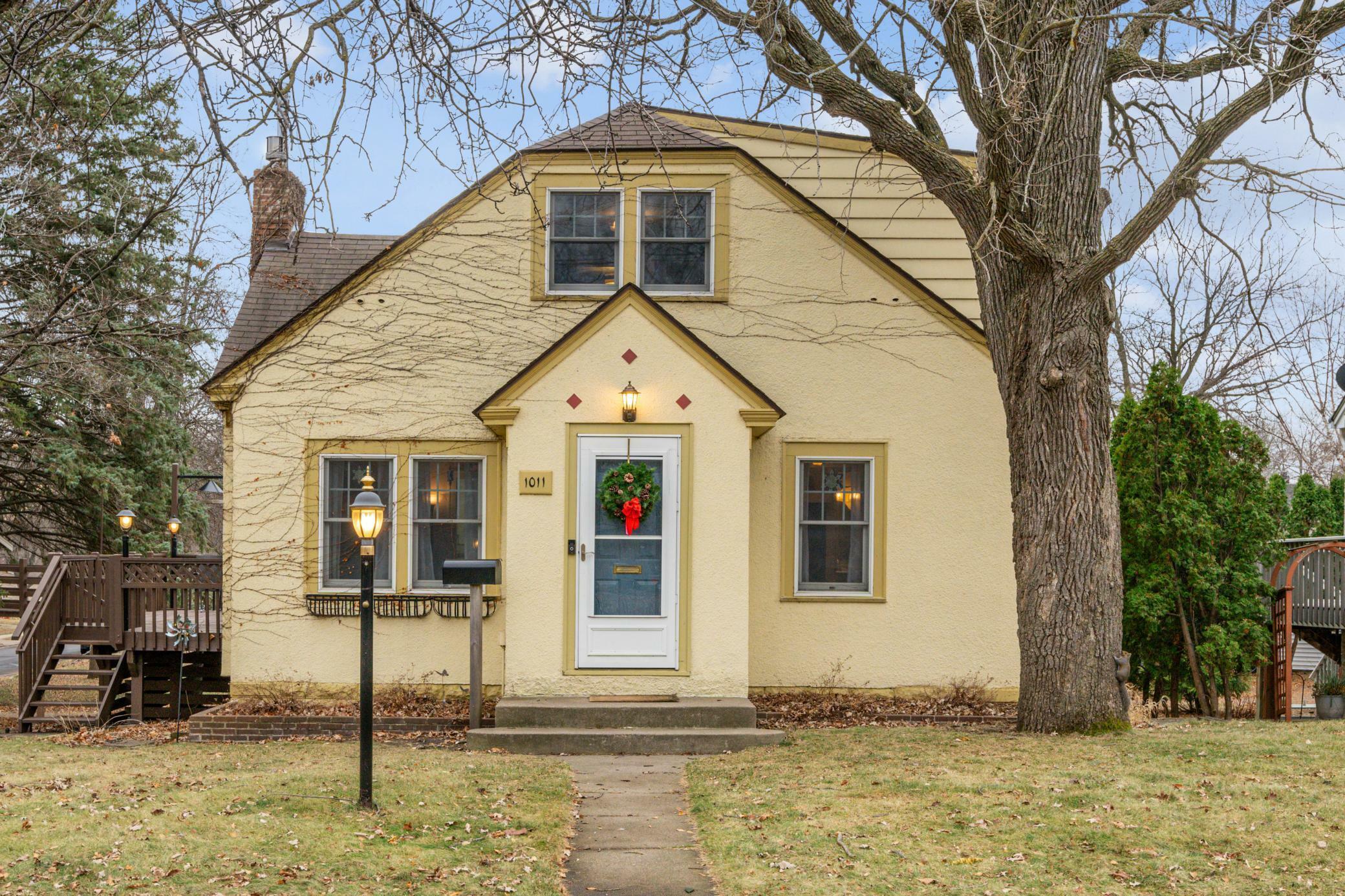 Property Photo:  1011 Main Street NW  MN 55330 