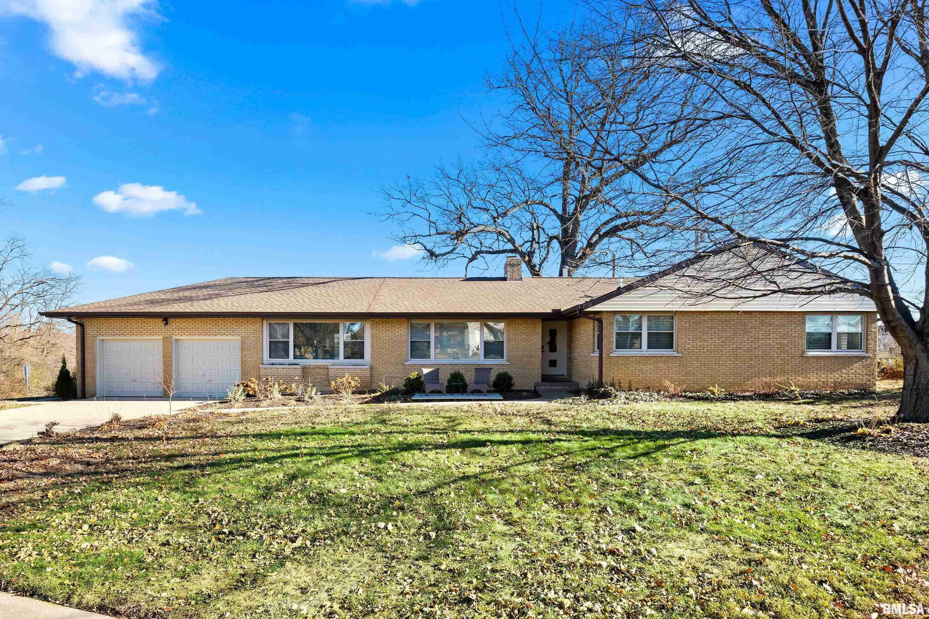 Property Photo:  124 W Ridgemont Road  IL 61614 