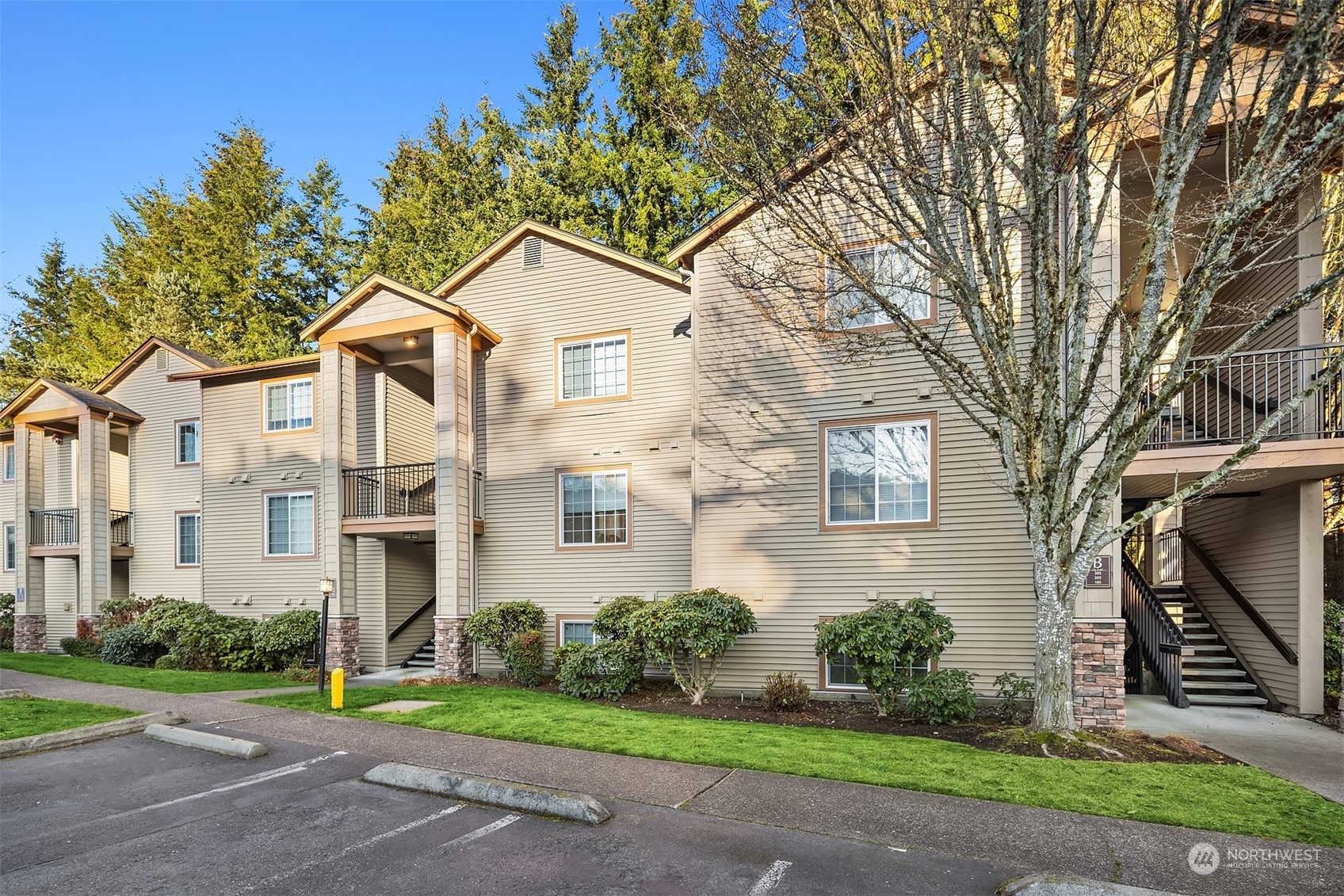 Property Photo:  25025 SE Klahanie Blvd B103  WA 98075 