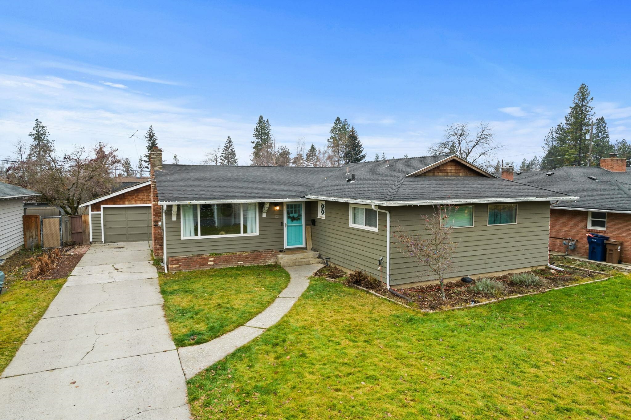 Property Photo:  129 W 39th Ave  WA 99203 