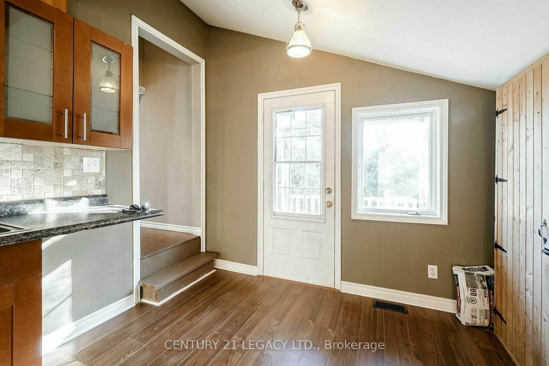 Property Photo:  1 Milton Heights Cres  ON L9T 2W7 