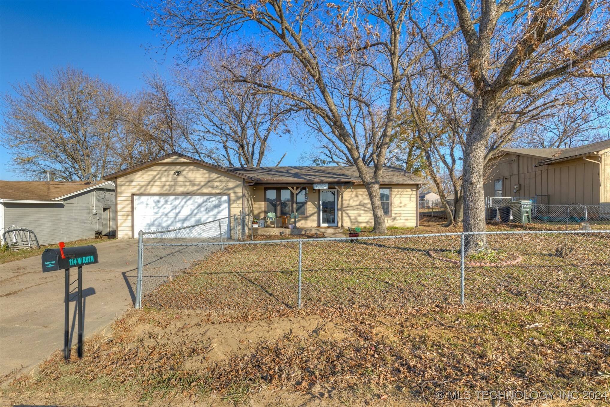 Property Photo:  114 W Ruth Avenue  OK 74039 