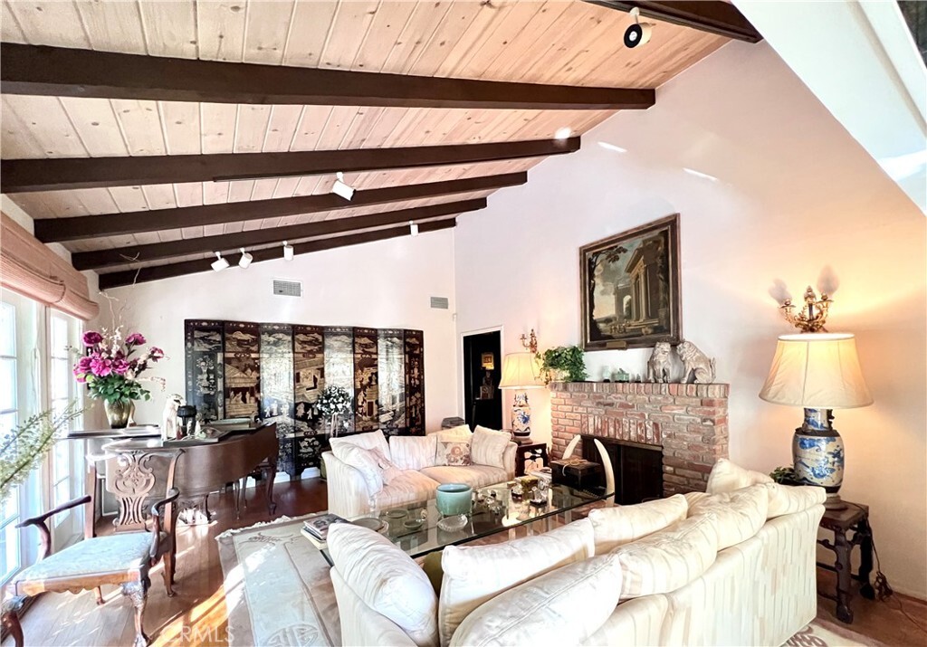 Property Photo:  2363 Coldwater Canyon Drive  CA 90210 