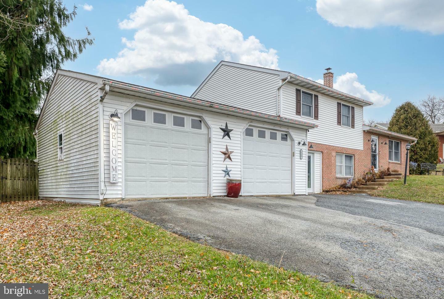 Property Photo:  115 N Sadsbury Court  PA 17527 