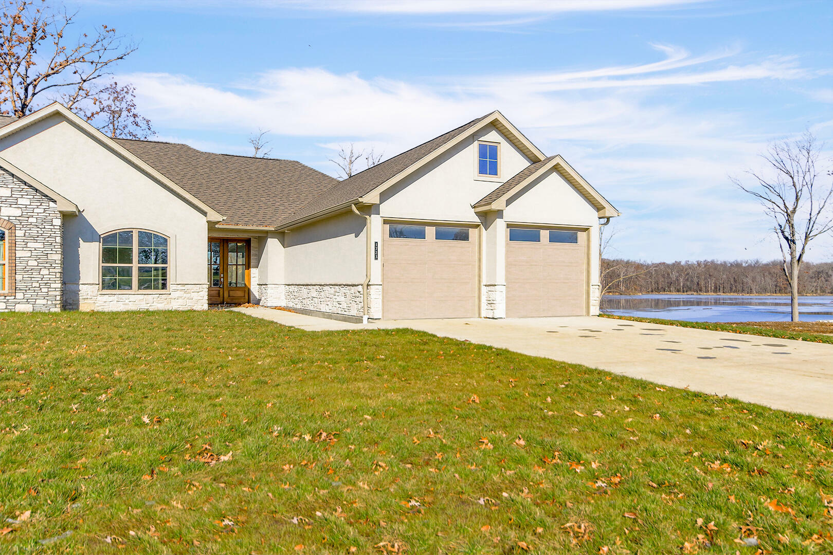 Property Photo:  1723 Fairway Oaks Ct  MO 65265 