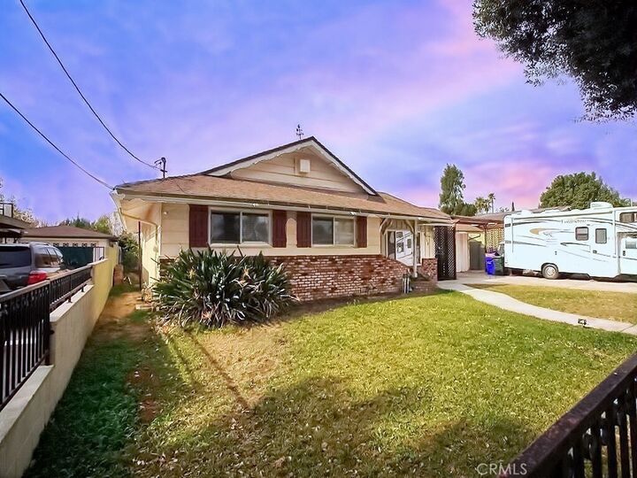 Property Photo:  9158 Alder Avenue  CA 92335 