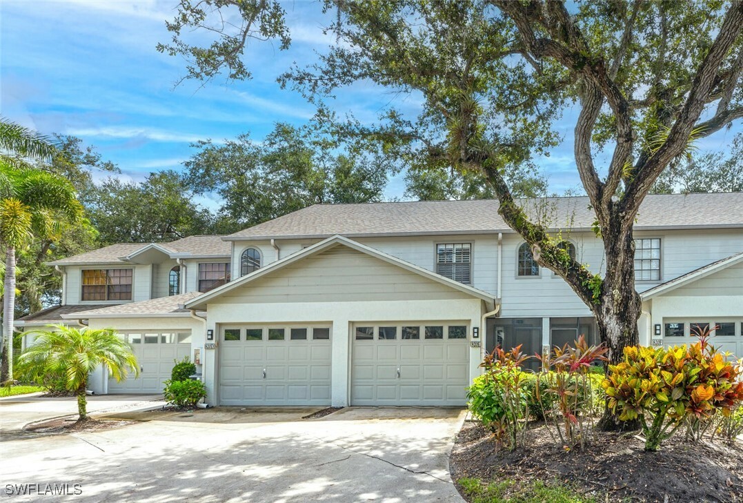 Property Photo:  820 Meadowland Drive  FL 34108 