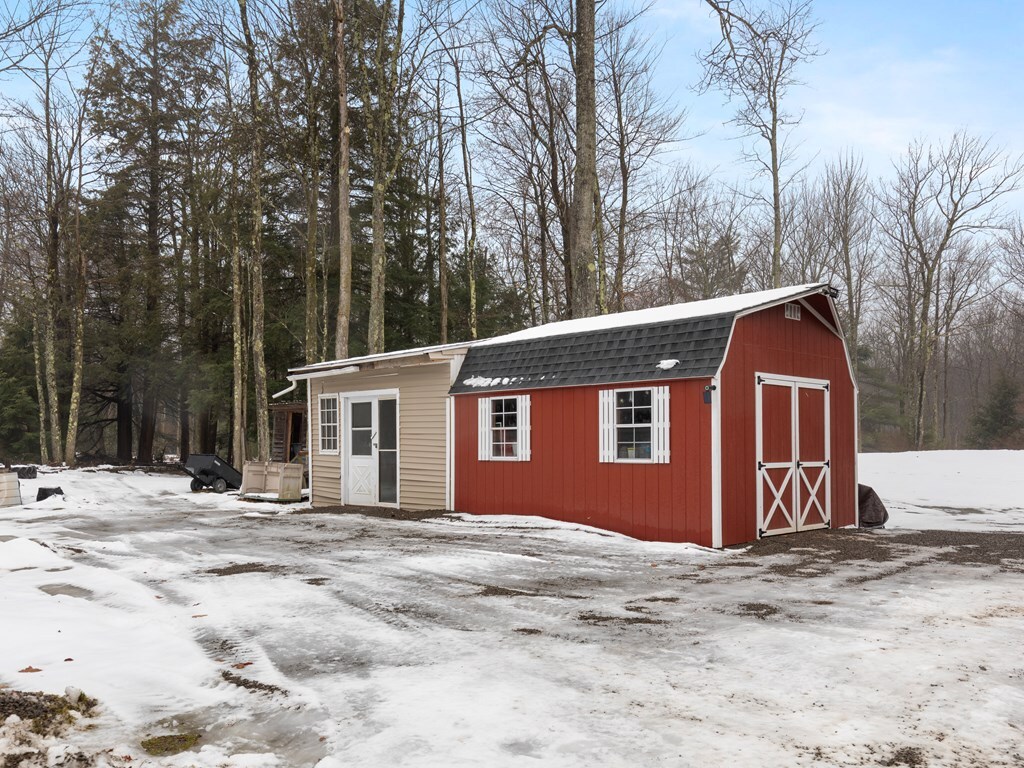 Property Photo: 1719 Mountain Road PA 18832
