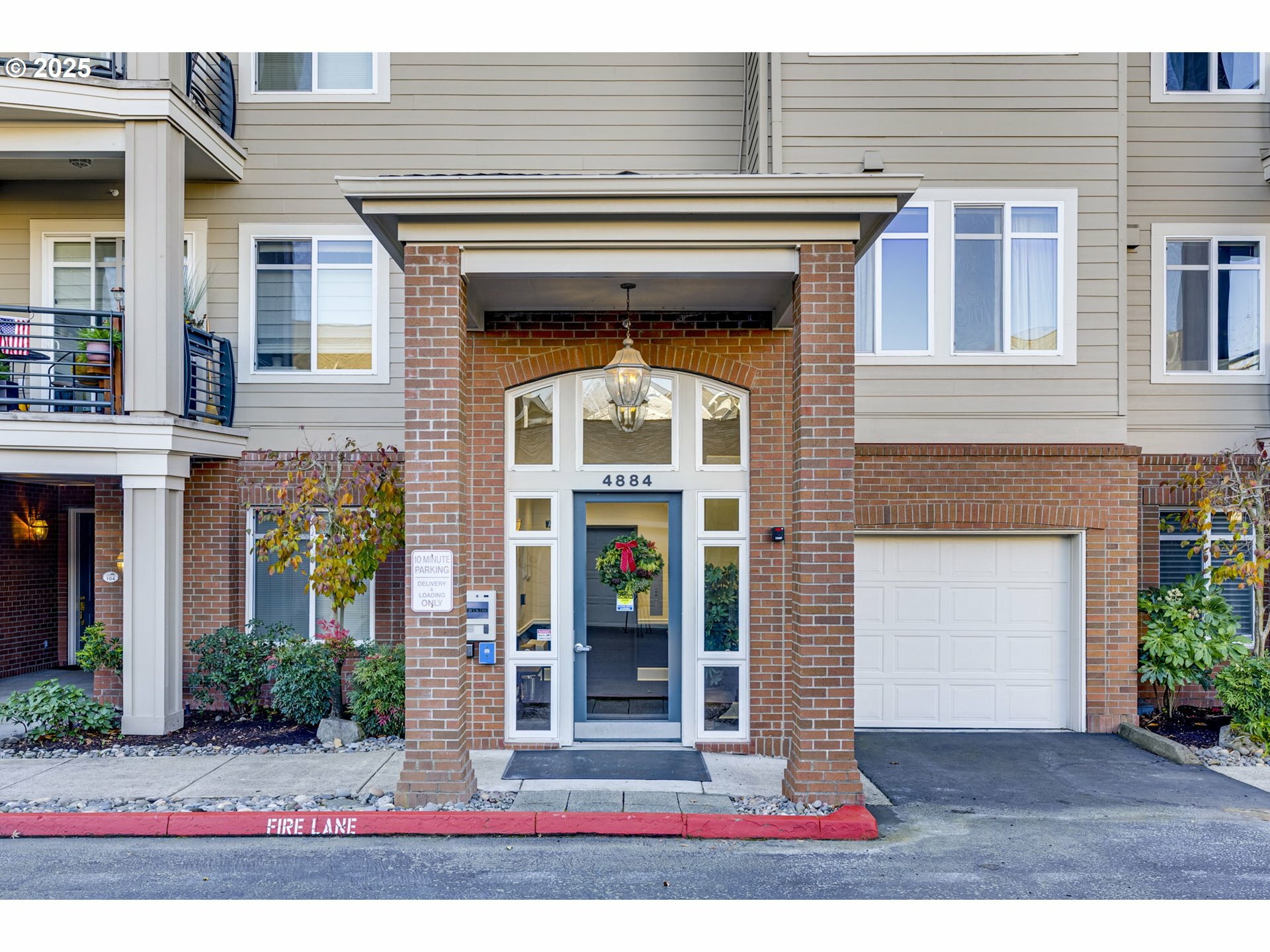 Property Photo: 4884 NW Promenade Ter 205 OR 97229