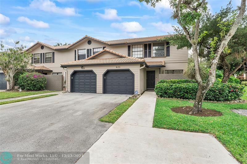 Property Photo:  9133 Vineyard Lake Dr 9133  FL 33324 