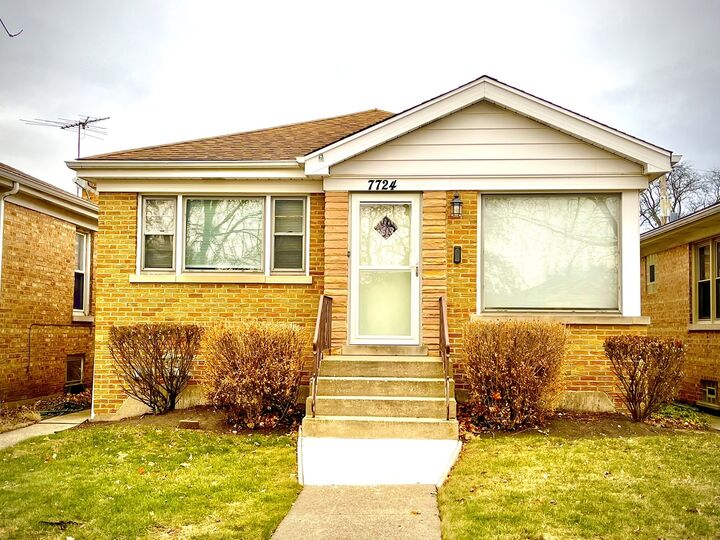 7724 W Birchwood Avenue  Chicago IL 60631 photo