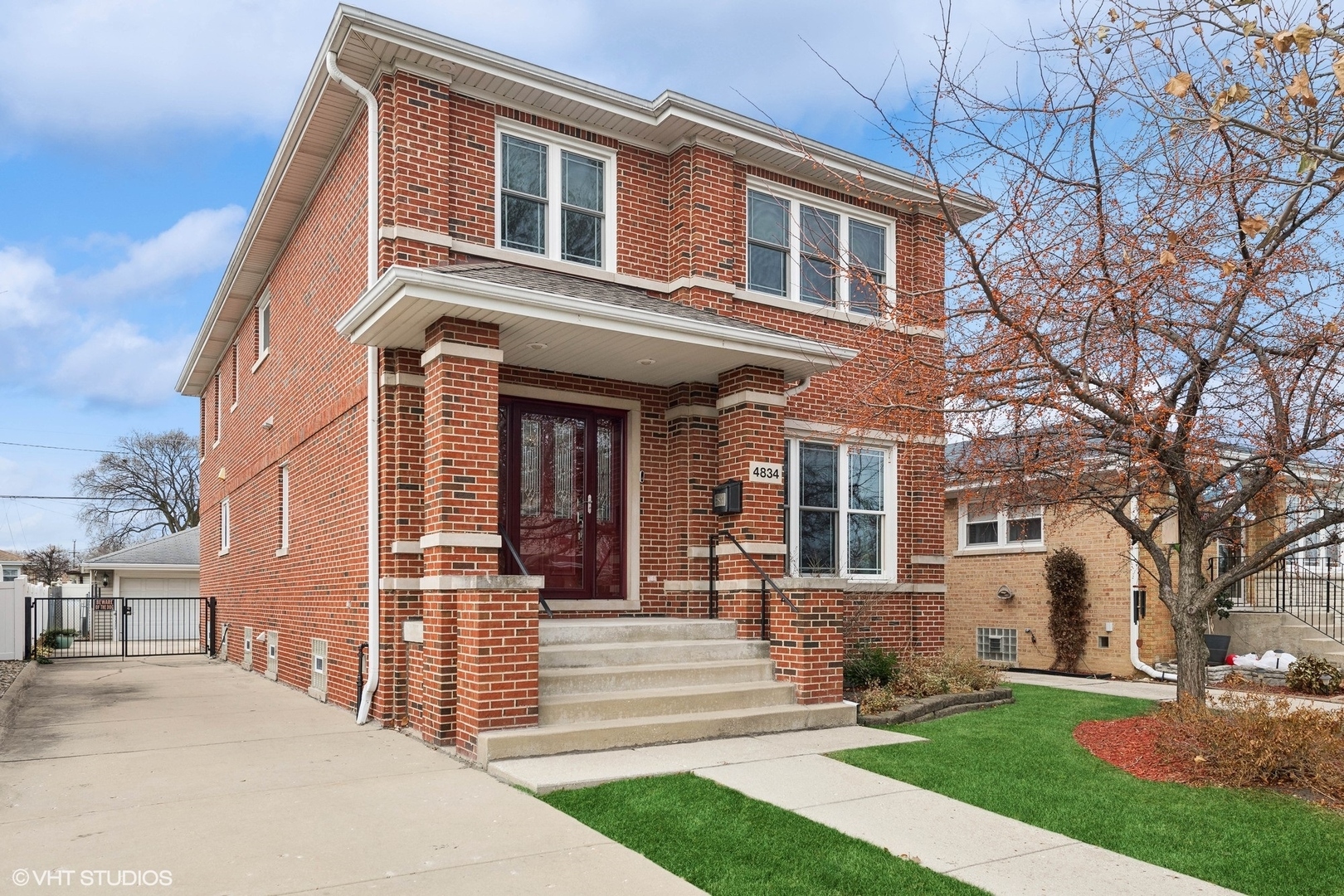 Property Photo:  4834 N New England Avenue  IL 60656 