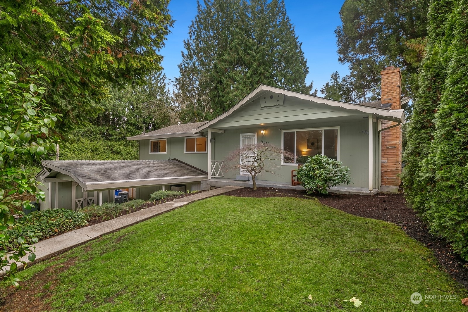 Property Photo:  18047  28th Avenue NE  WA 98155 