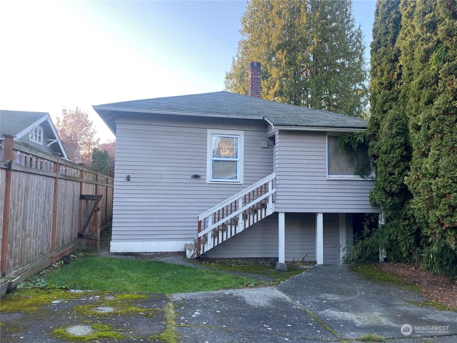 Property Photo:  1708  2nd Avenue N  WA 98109 