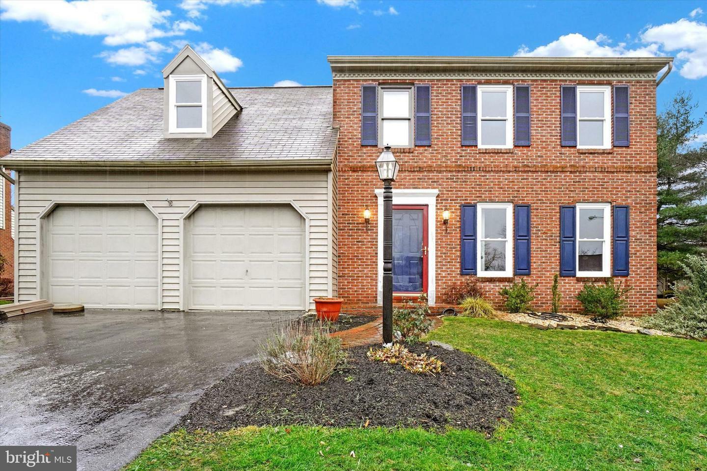 Property Photo:  18 Teakwood Circle  PA 17022 