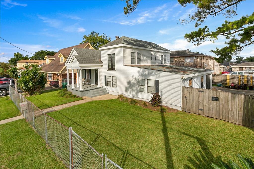 Property Photo:  845 Carmadelle Street  LA 70072 