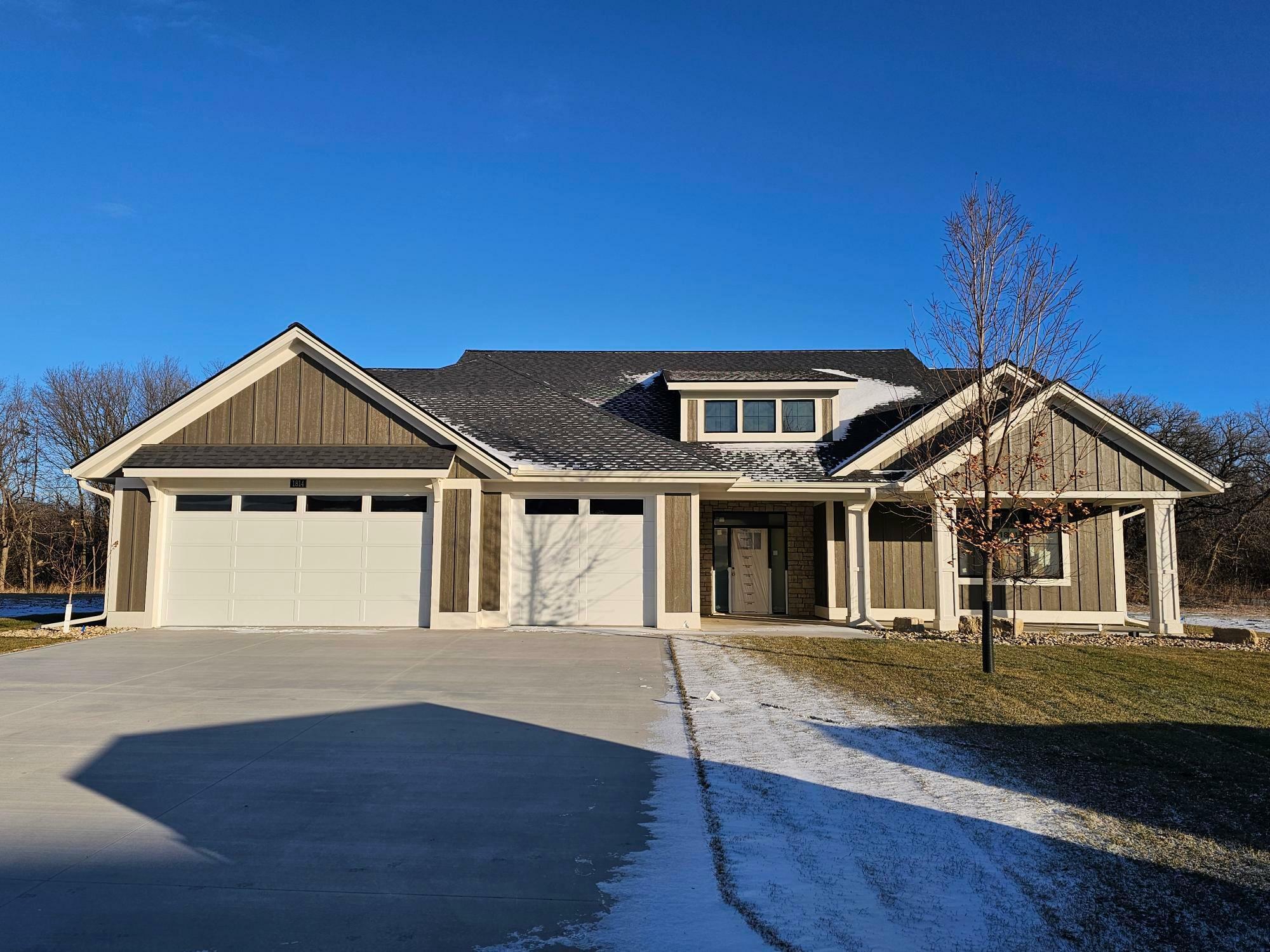 Property Photo:  1814 Mayowood Court SW  MN 55902 