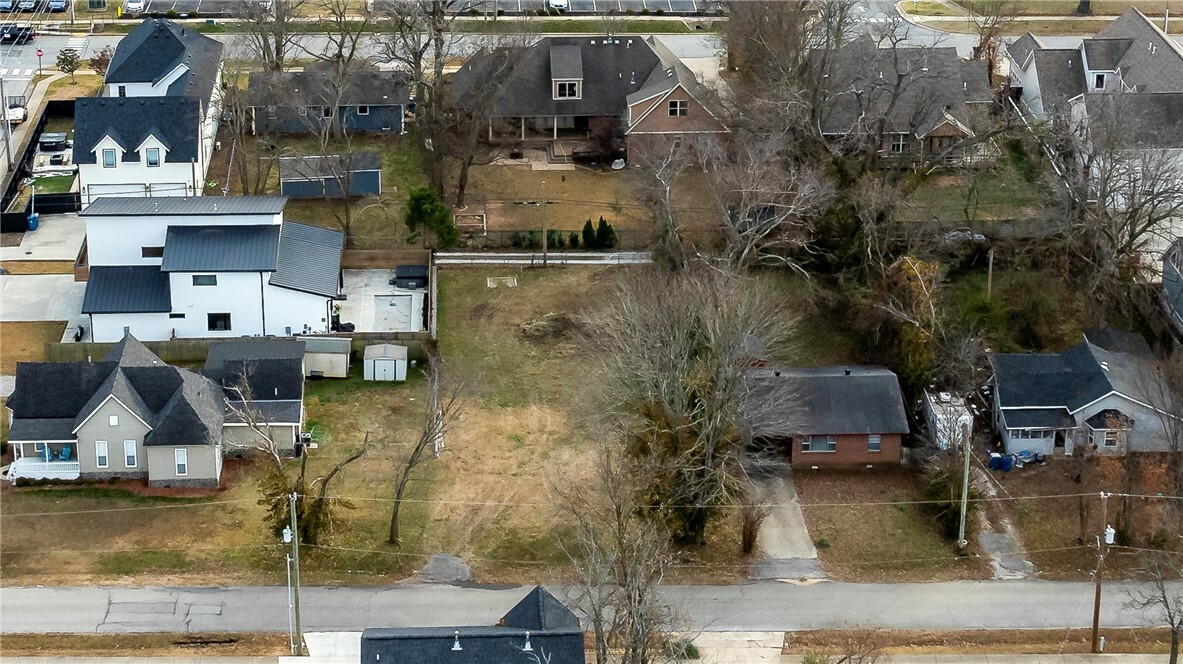 Property Photo:  403 NW 4th Street  AR 72712 