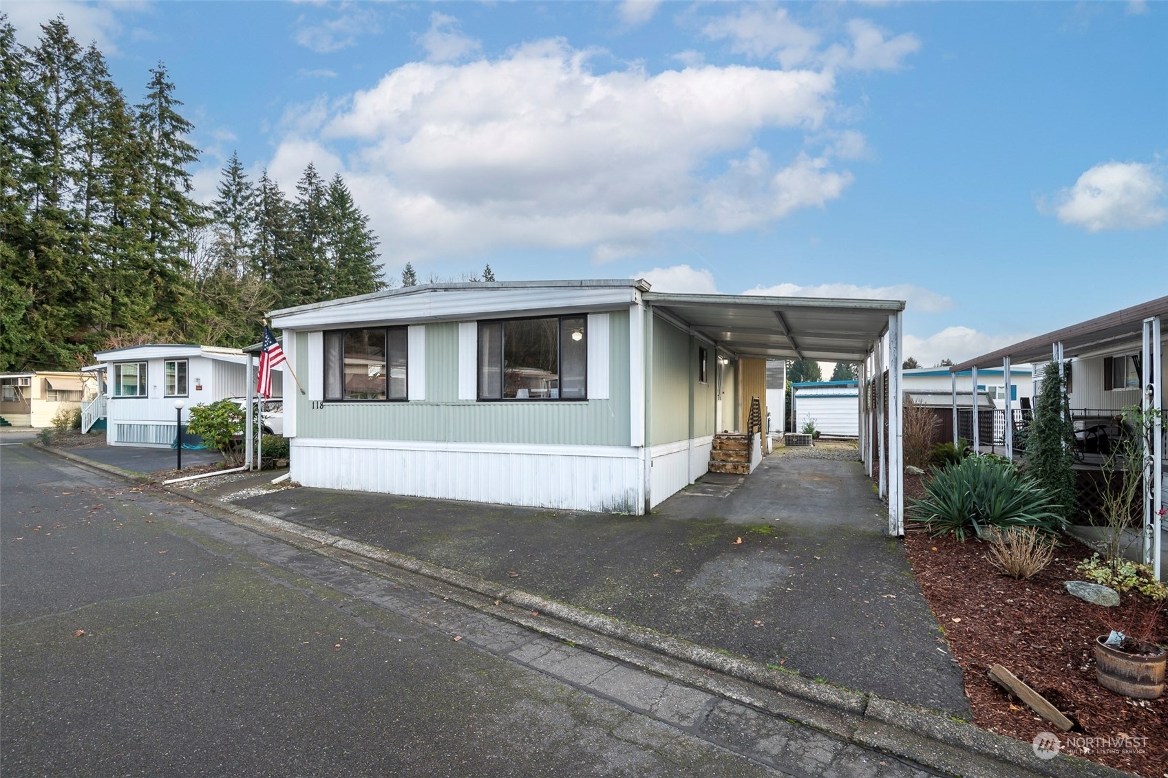 Property Photo:  2302  R Street SE 118  WA 98002 