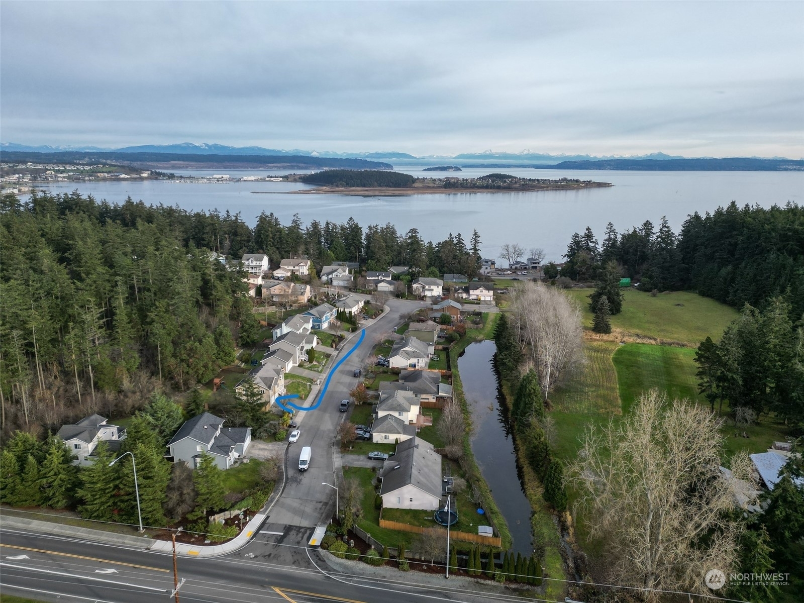 Property Photo:  922 SW Eagle Vista Avenue  WA 98277 