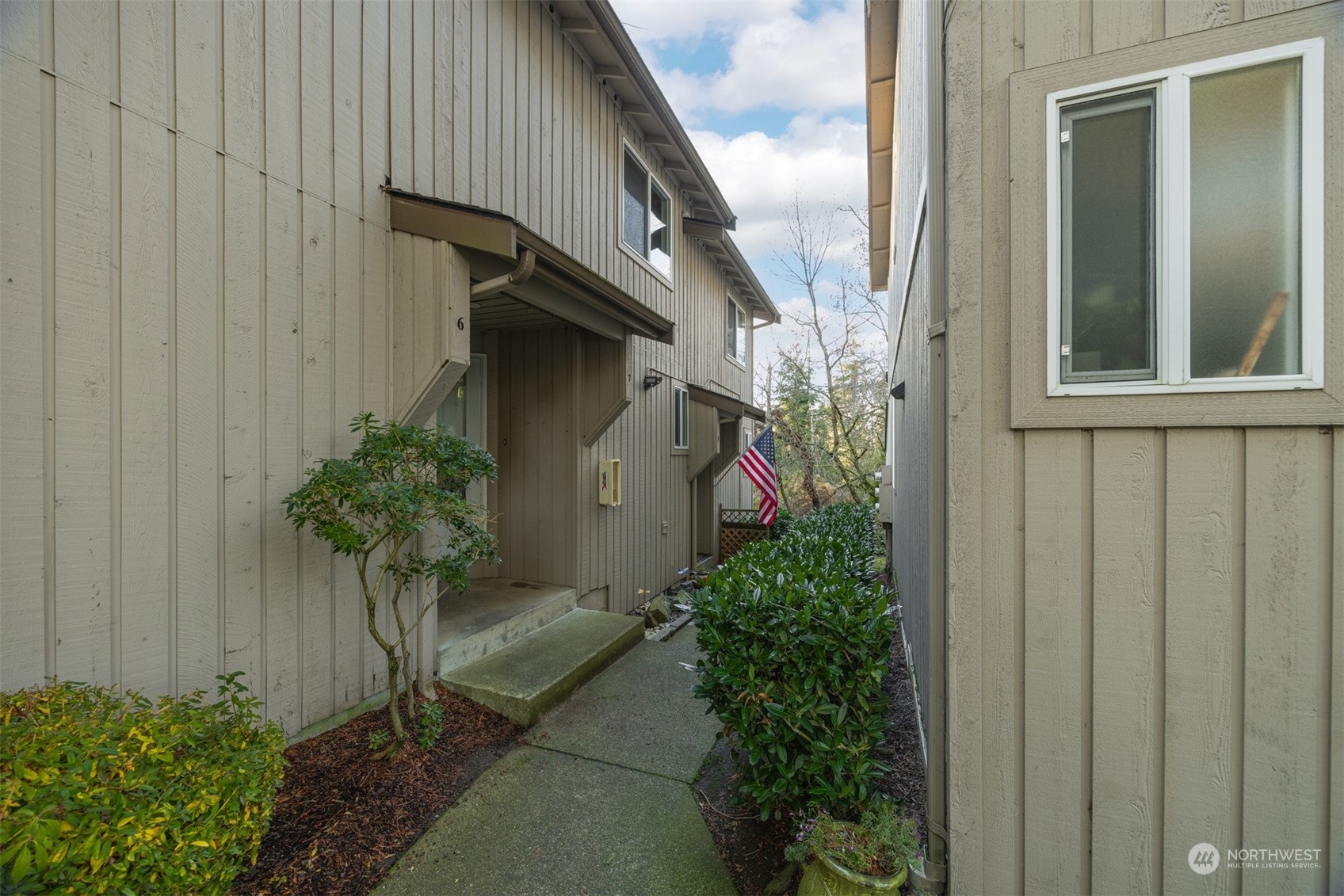 Property Photo:  1305 W Clearbrook 7  WA 98229 