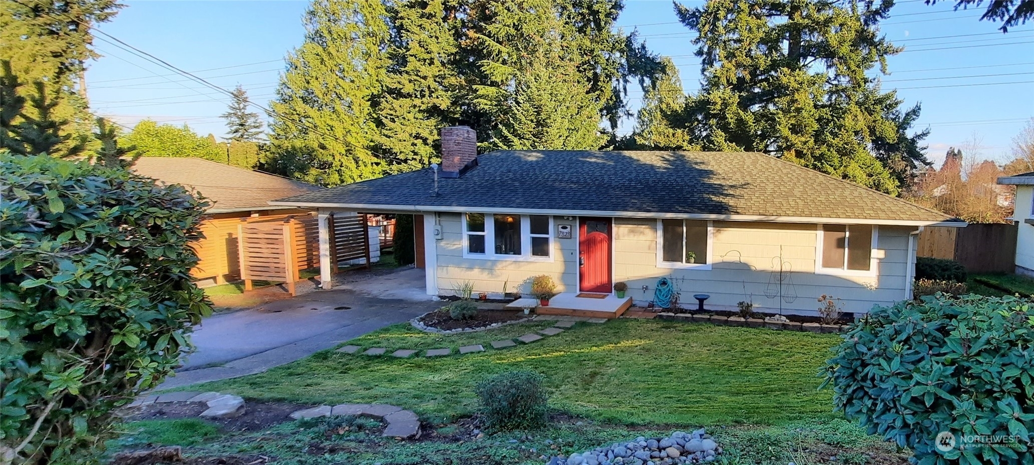 Property Photo:  7823  Highland Drive  WA 98203 