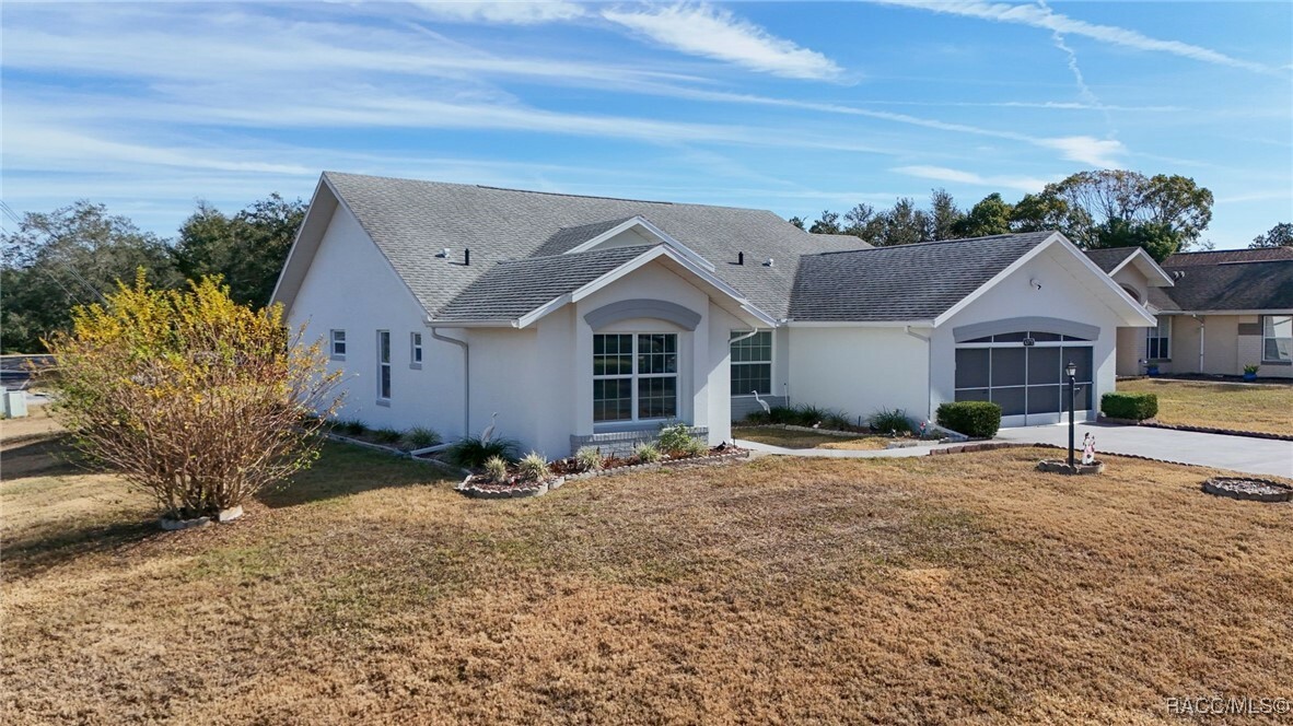 Property Photo: 4371 N Mae West Way FL 34465