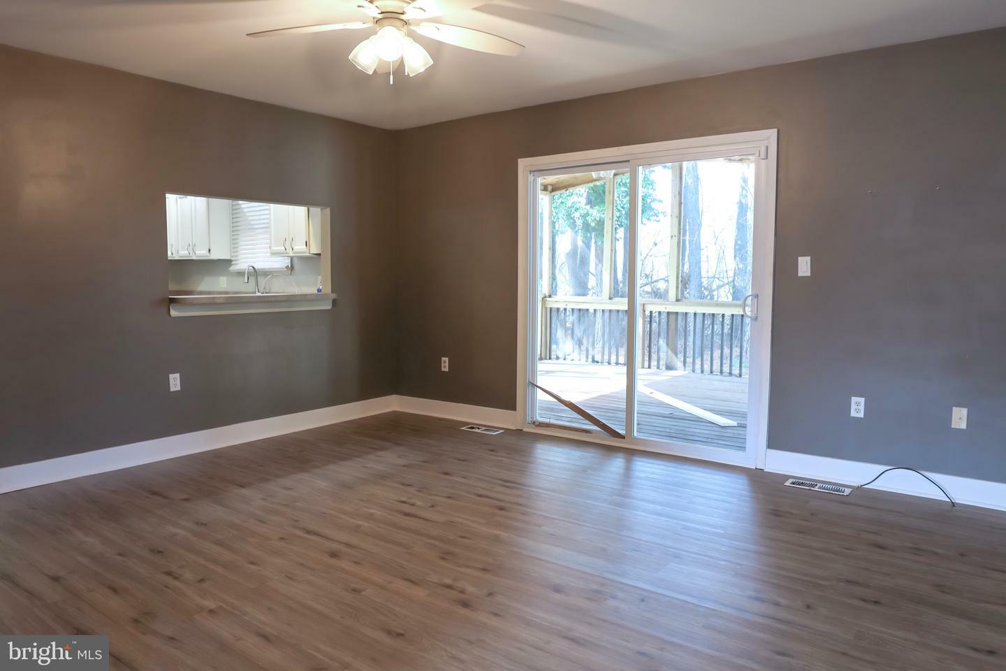 Property Photo: 700 E Upland Court MD 21801