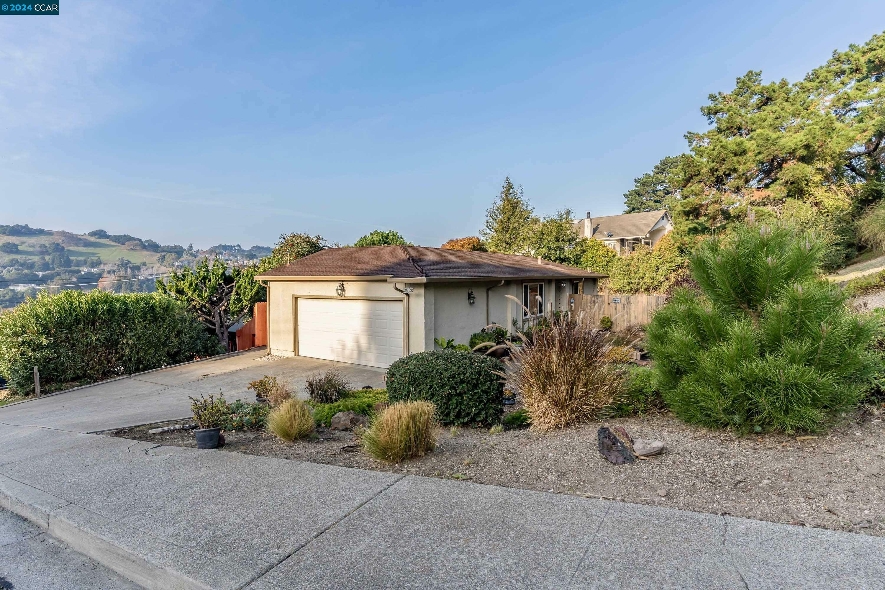 Property Photo:  2528 Henry Avenue  CA 94564 