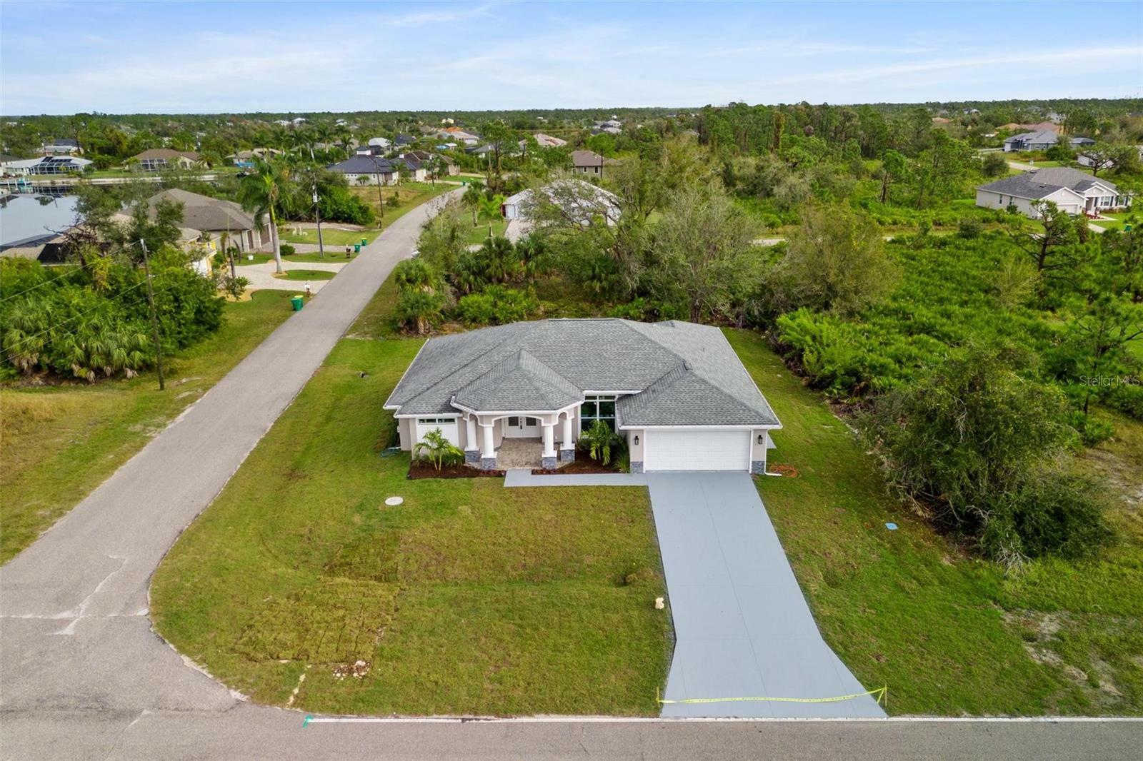 Property Photo:  13442 Keystone Boulevard  FL 33981 