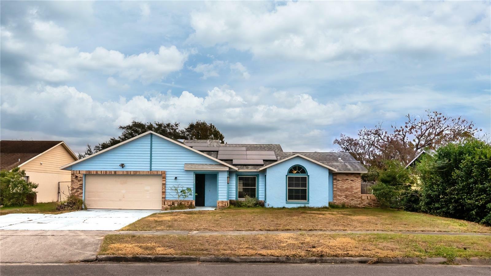 Property Photo: 3303 Knightsbridge Road FL 32818