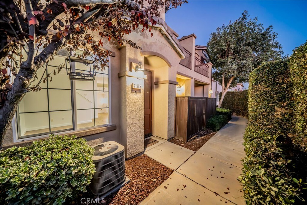 Property Photo: 41985 Davenport Way B CA 92562