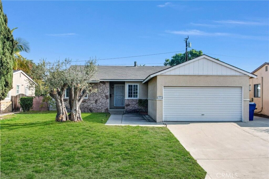 Property Photo:  10914 Gladhill Road  CA 90604 