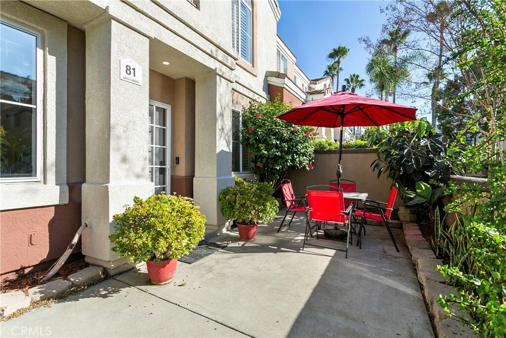 Property Photo:  81 Santa Barbara Court  CA 92610 